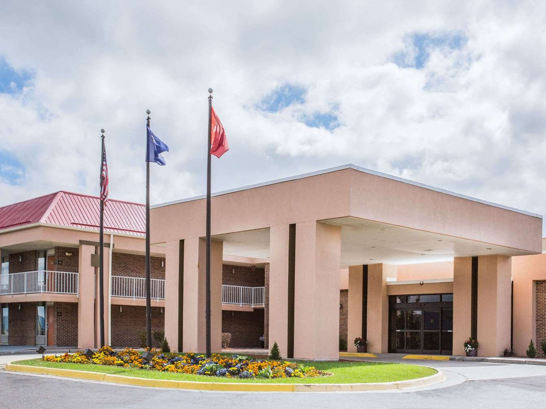 维瑟维尔华美达酒店主图