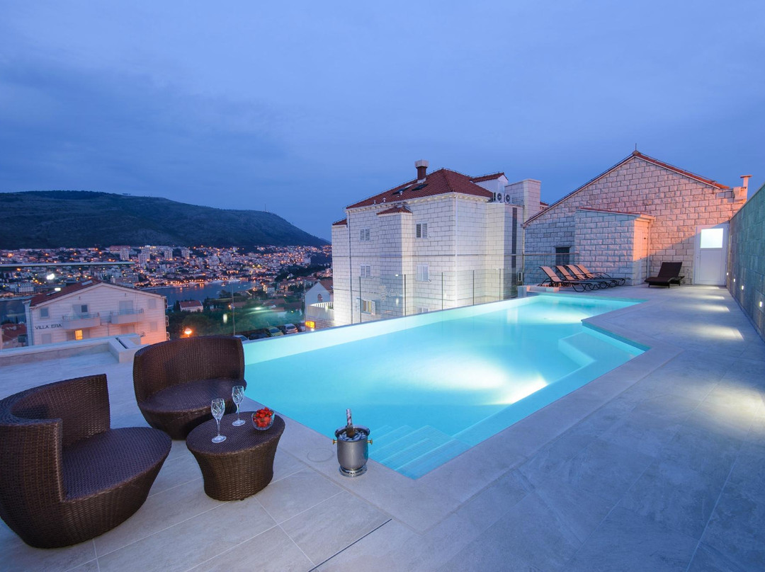 Villa Curic
