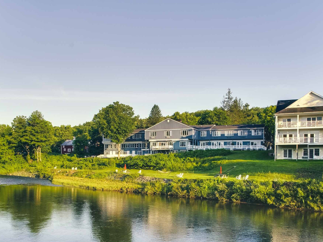 The Shire Woodstock主图