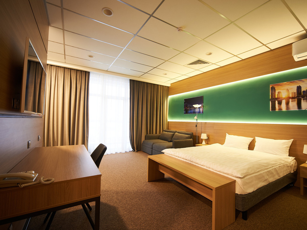 鄂木斯克酒店住宿-URBAN Hotel