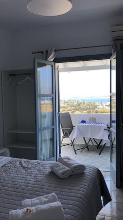 Antonis Apartment & Rooms主图