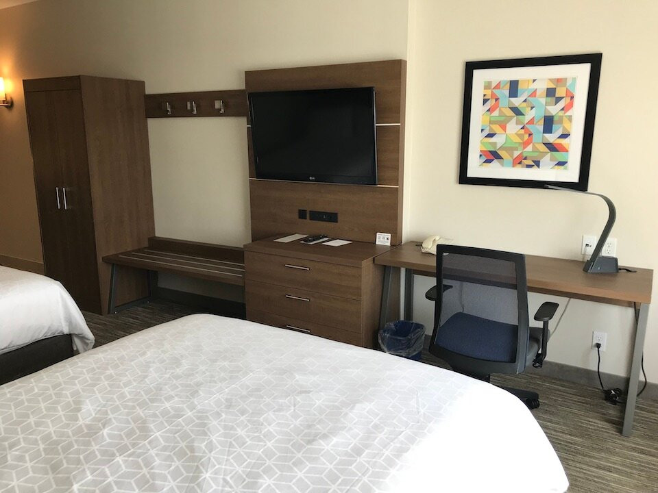 渥太华机场智选假日套房酒店主图