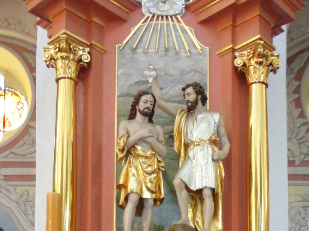 St. Bartholomew's Church景点图片