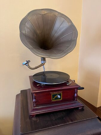 Edgewater Hotel主图