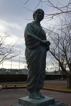 Yasurakani, Statue of Mother景点图片