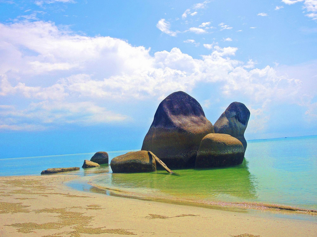 Romodong Beach景点图片