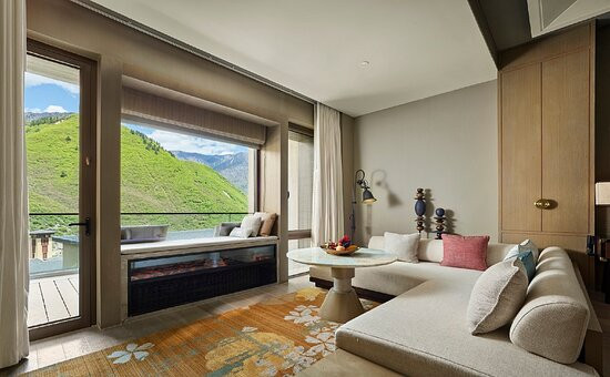 九寨康莱德酒店主图