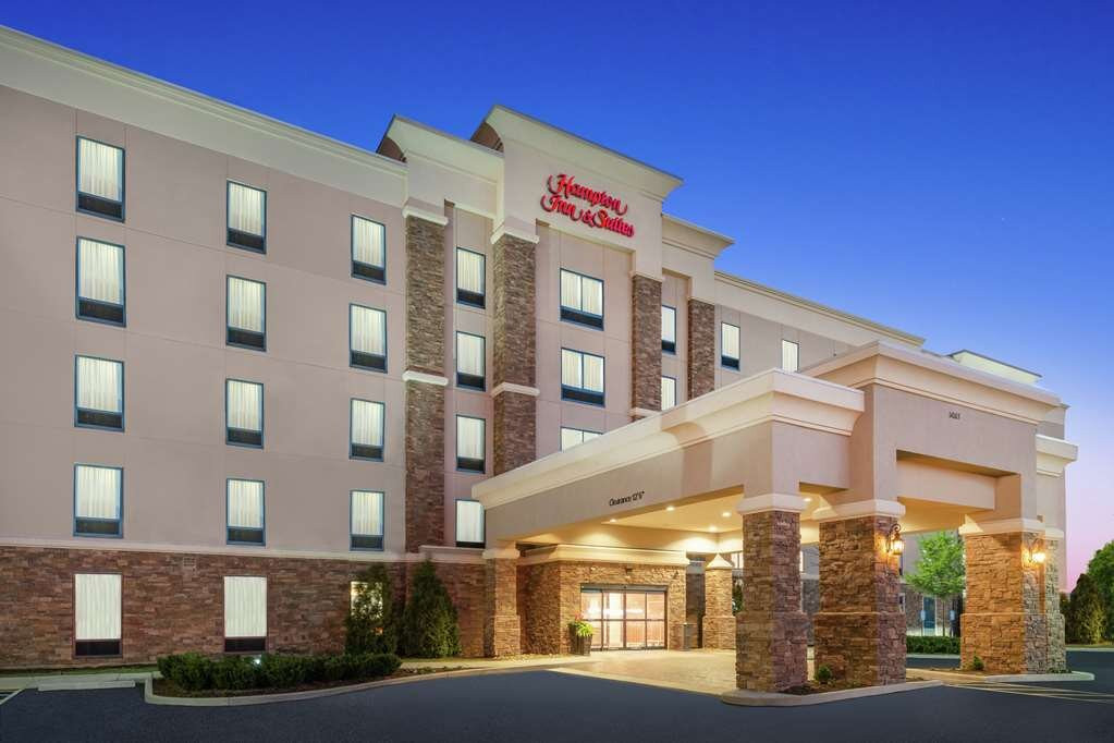 Hampton Inn & Suites Roanoke Airport主图