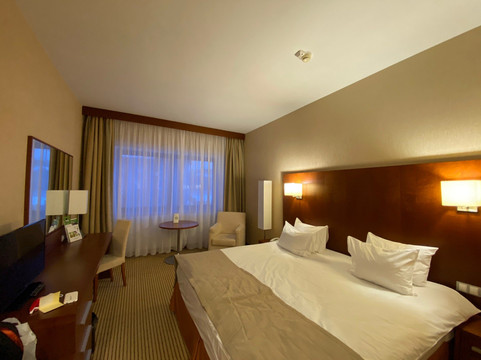 假日酒店度假村主图