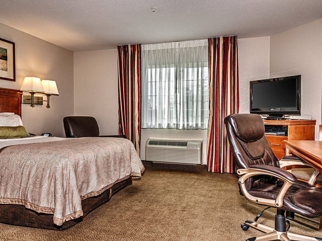 哈勃尔烛木套房酒店主图