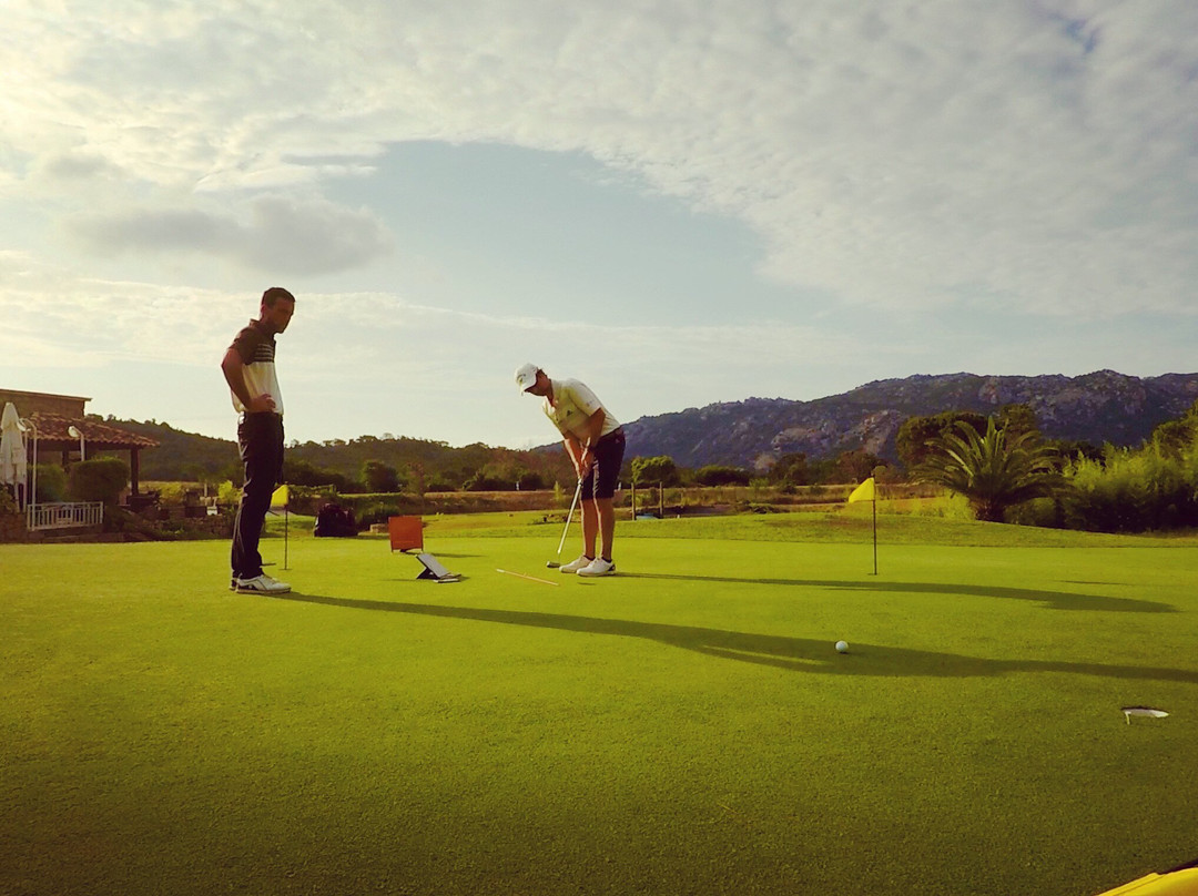 Ecole Golf-维琪奥港必去景点