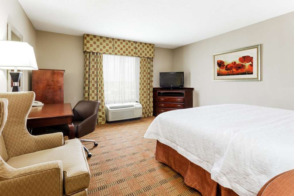 莫斯波因特希尔顿恒庭酒店主图