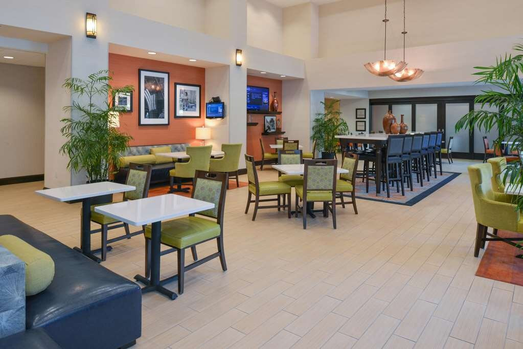 Hampton Inn & Suites Ocala主图