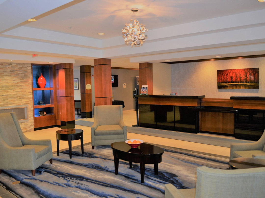 苏圣玛丽万枫套房酒店主图