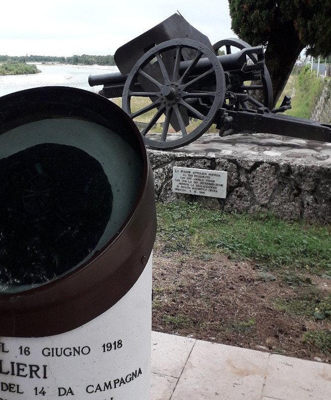 Monumento agli Artiglieri d'Italia-Nervesa della Battaglia必去景点