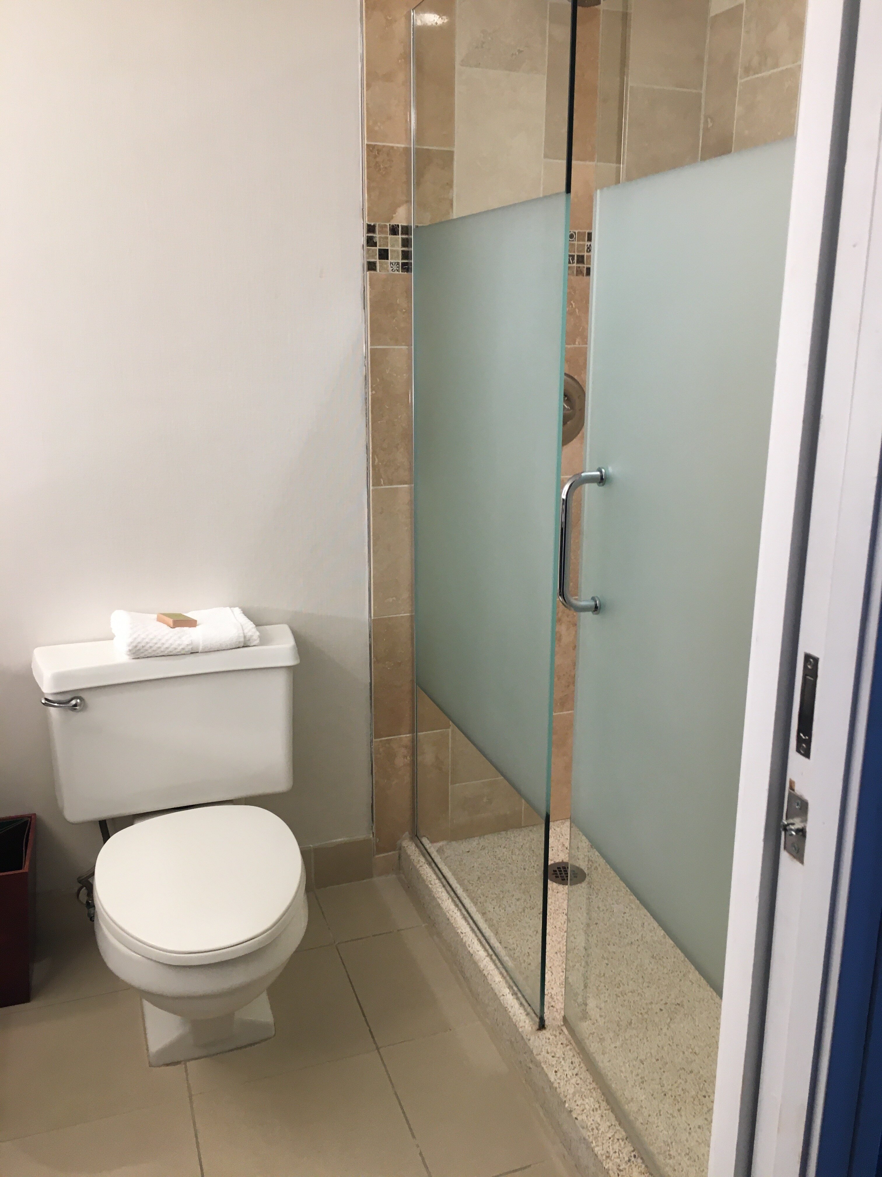 Doubletree Suites By Hilton & Conference Center Chicago - Downers Grove-浴室