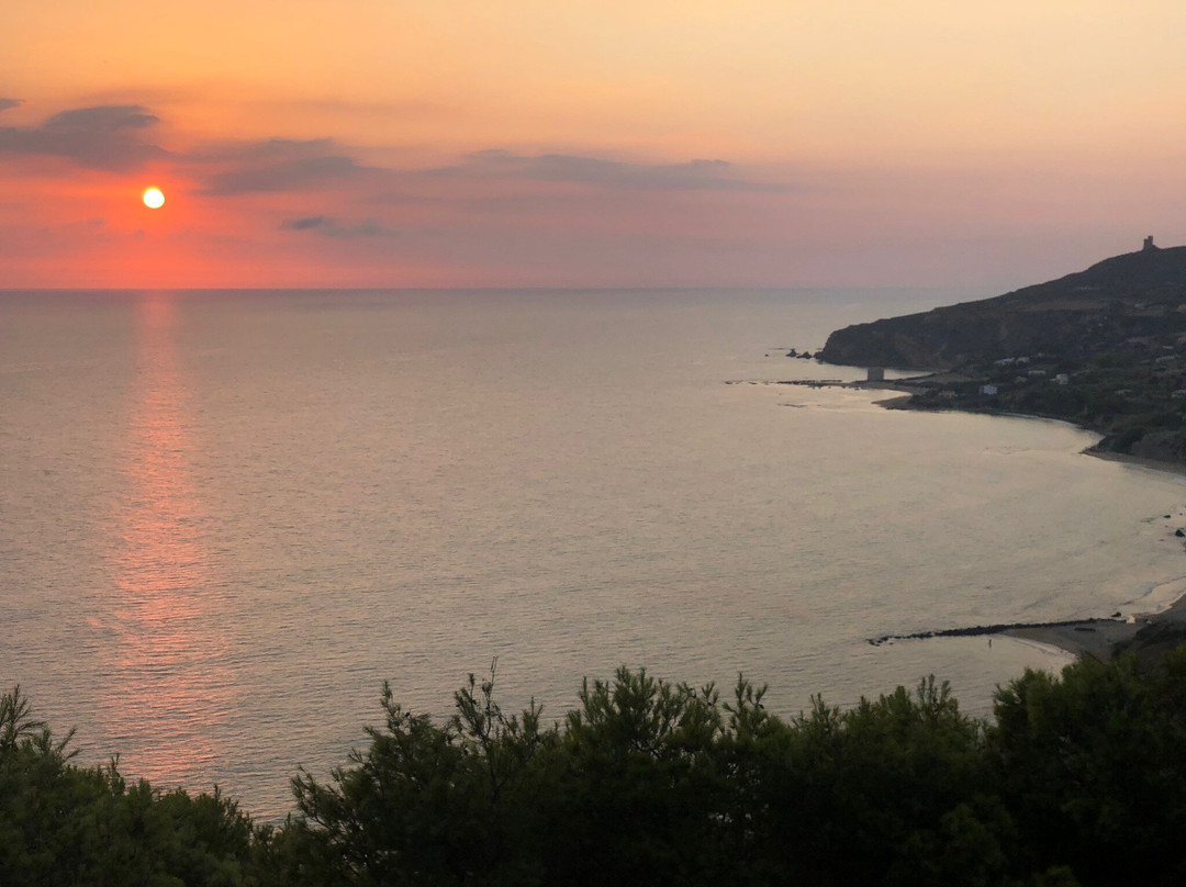 Faro di Capo Rossello景点图片