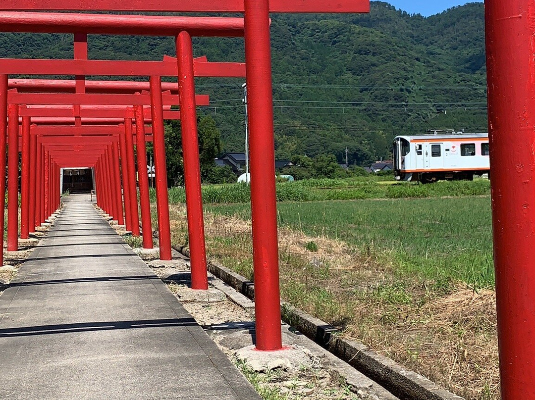 Awazu Inari Shrine景点图片