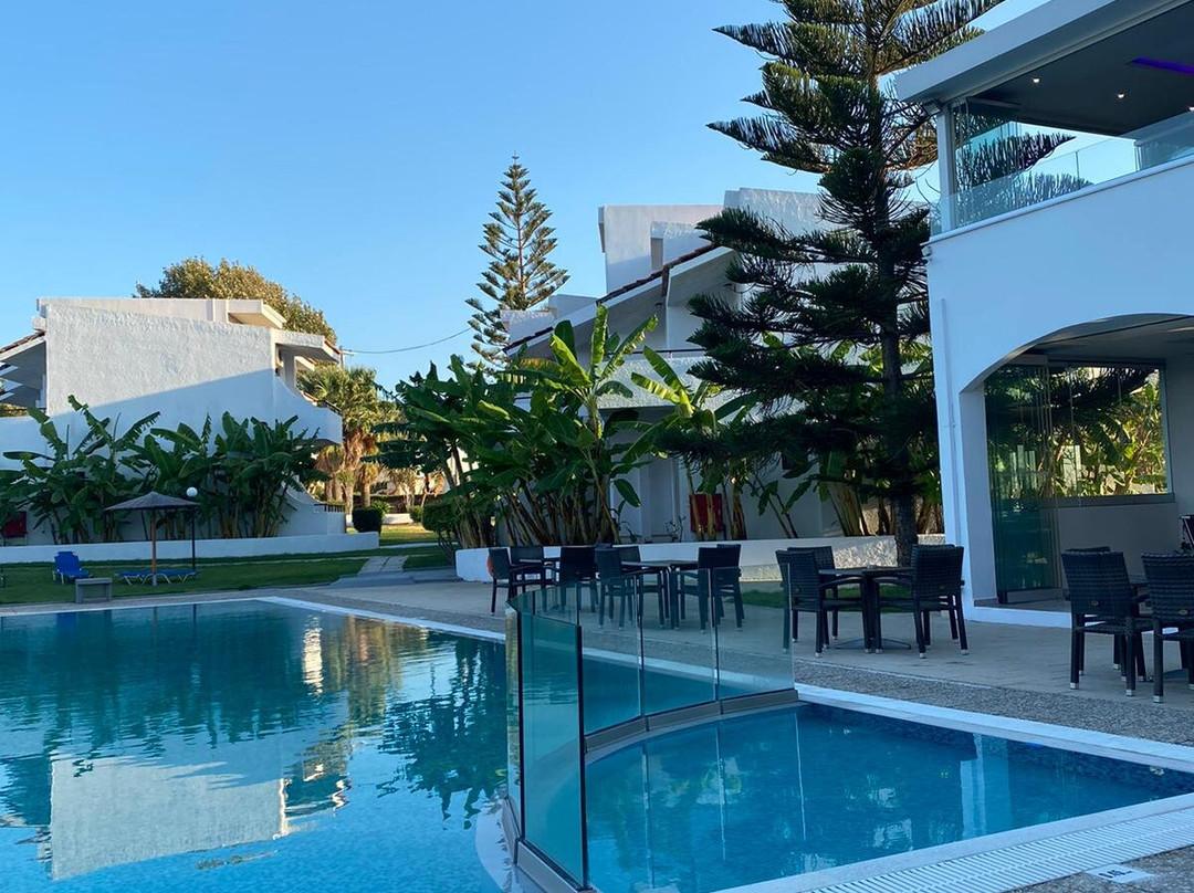 瓦连村酒店主图