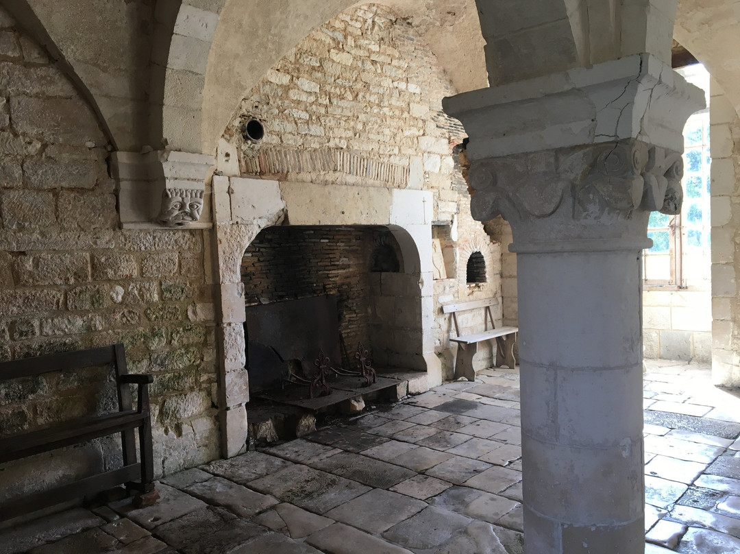 Abbaye Royale de La Réau-Saint-Martin-l'Ars必去景点