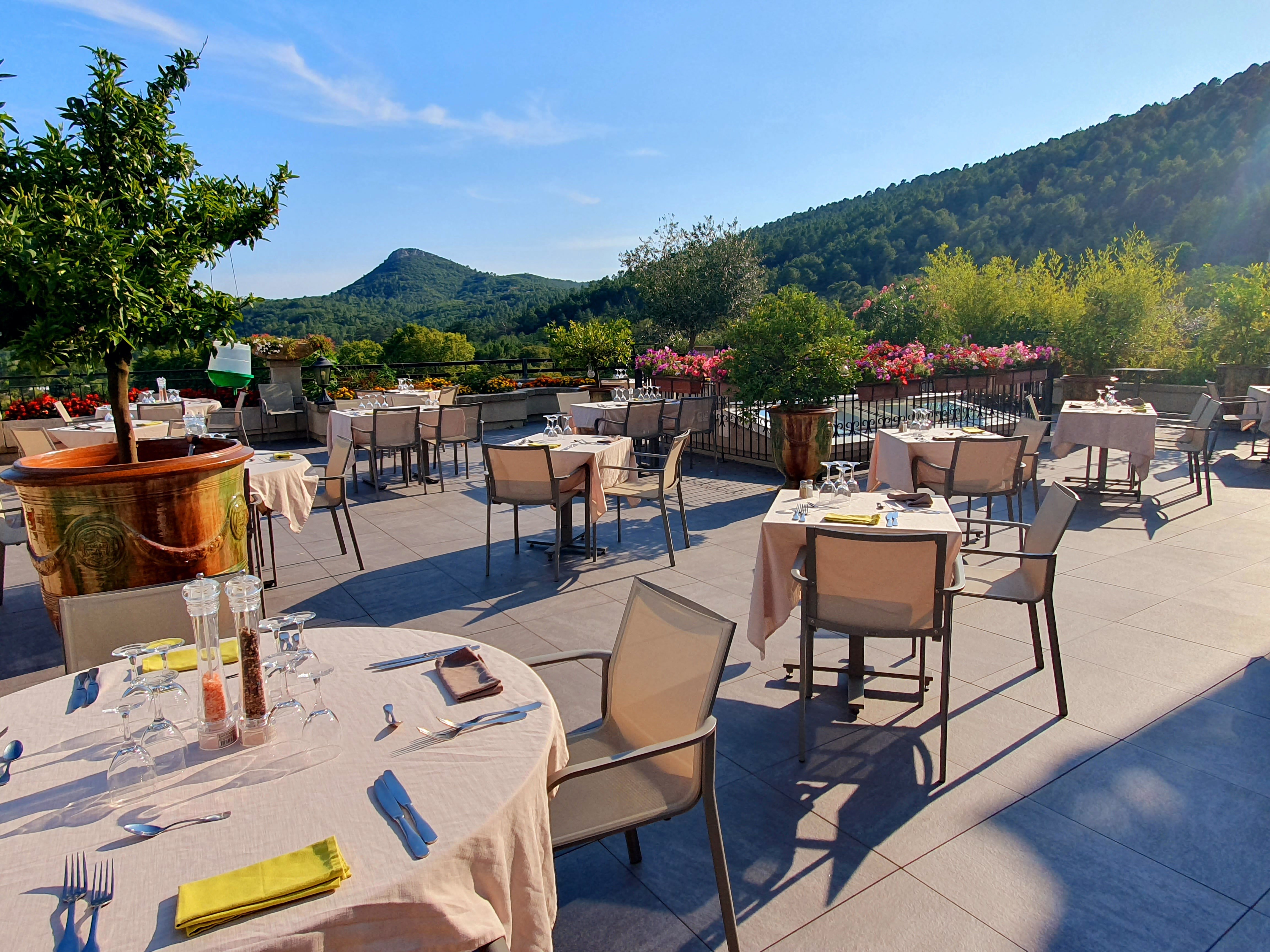 Hotel Restaurant La Porte des Cevennes-餐饮