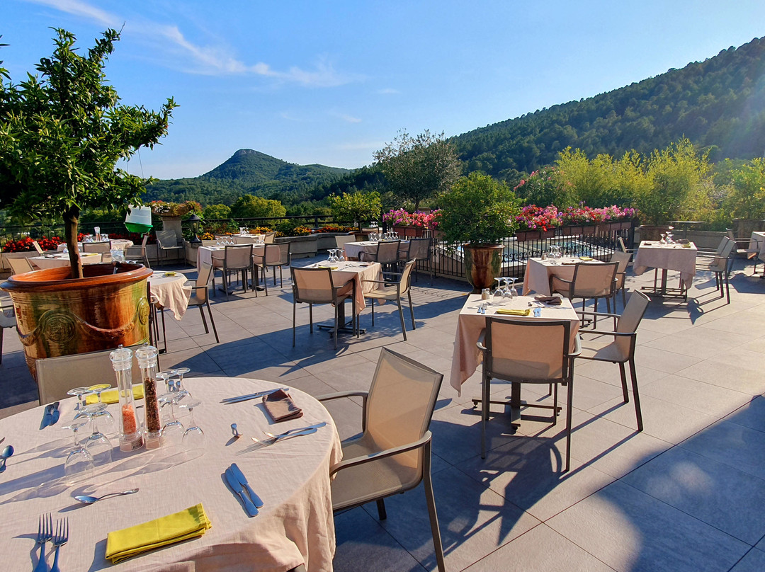 Hotel Restaurant La Porte des Cevennes主图