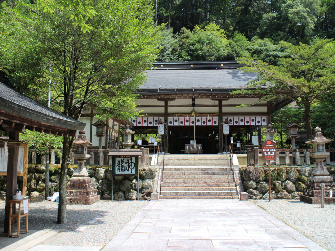 Niukawakami Shrine景点图片
