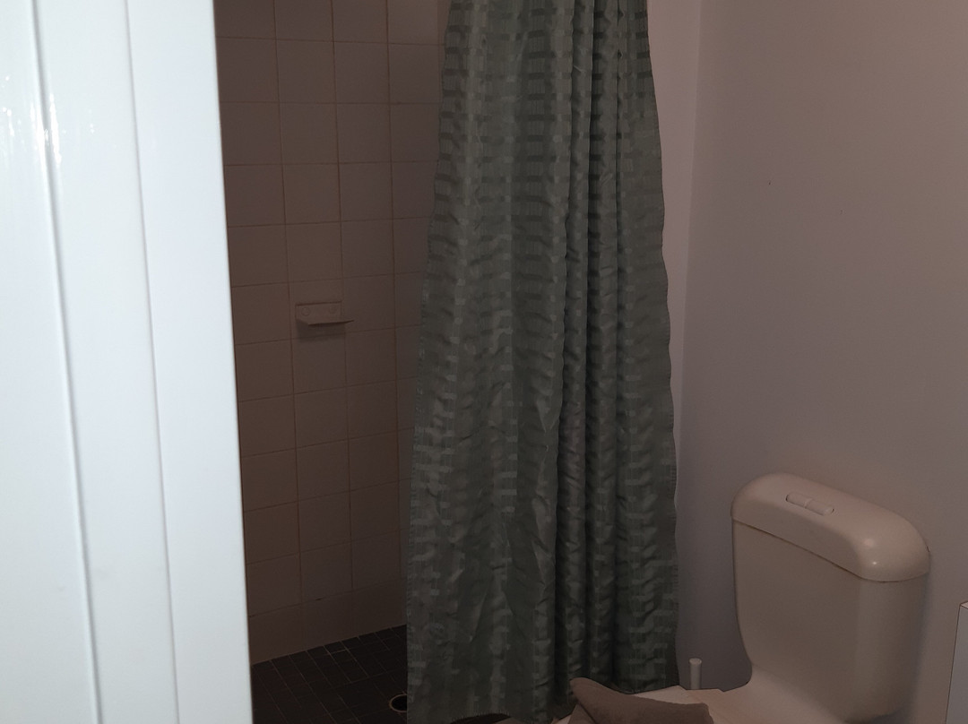 Seasons Hotel Newman主图