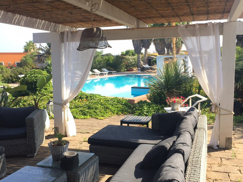 勒兰泰尔尼公寓式酒店主图