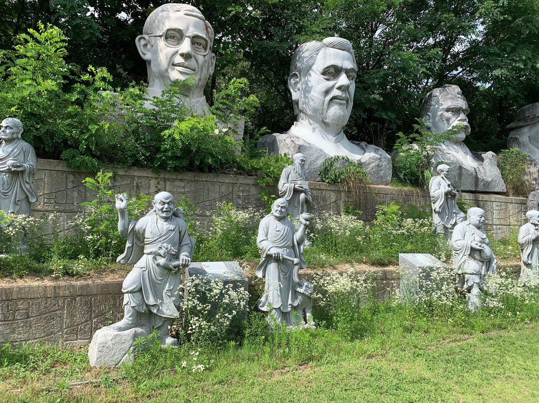 Eumseong Large Rock Face Sculpture Park-阴城郡必去景点