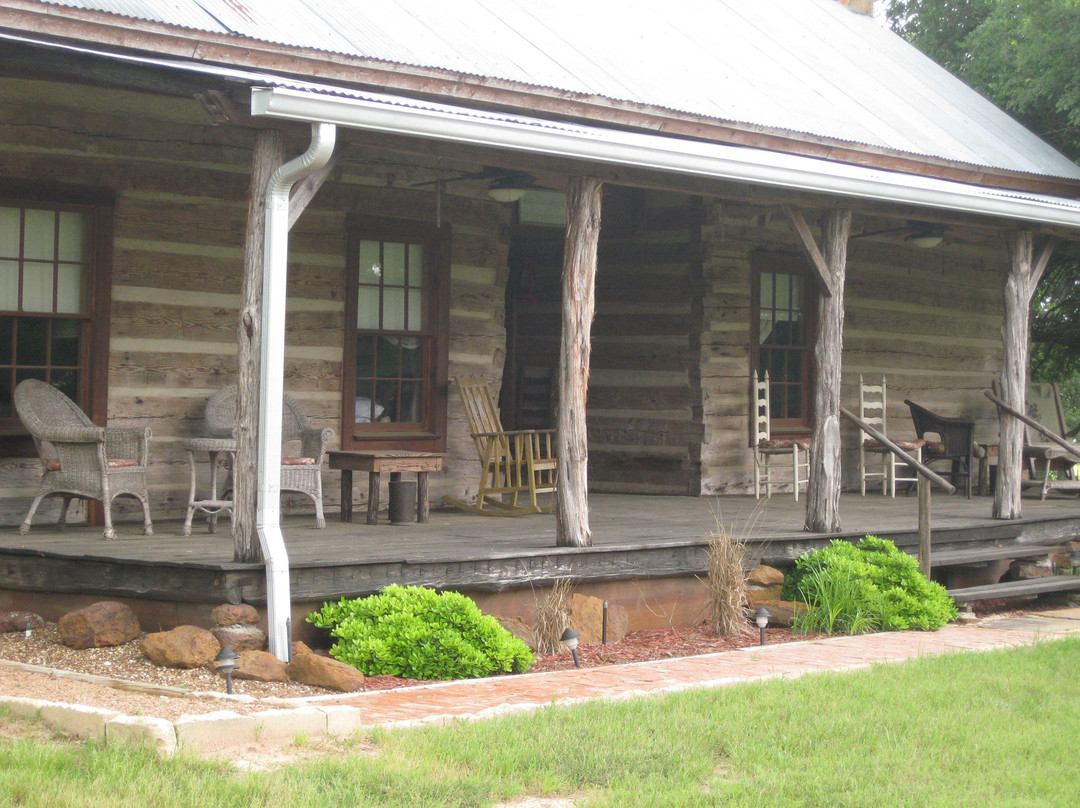 Granbury Log Cabins主图