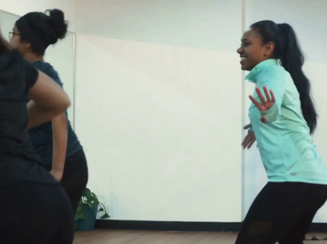 Bollycurves | Bollywood Dance + Fitness + Yoga