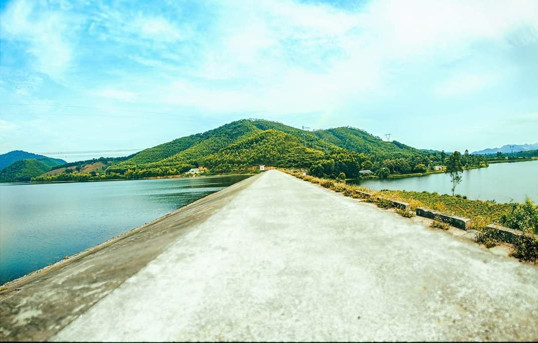 Khe Lau Lake景点图片