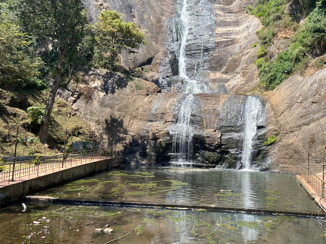 Silver Cascade Falls景点图片