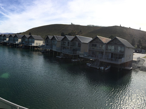 比萨岭湖度假酒店主图