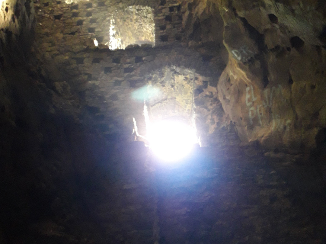 Culver Hole Cave景点图片