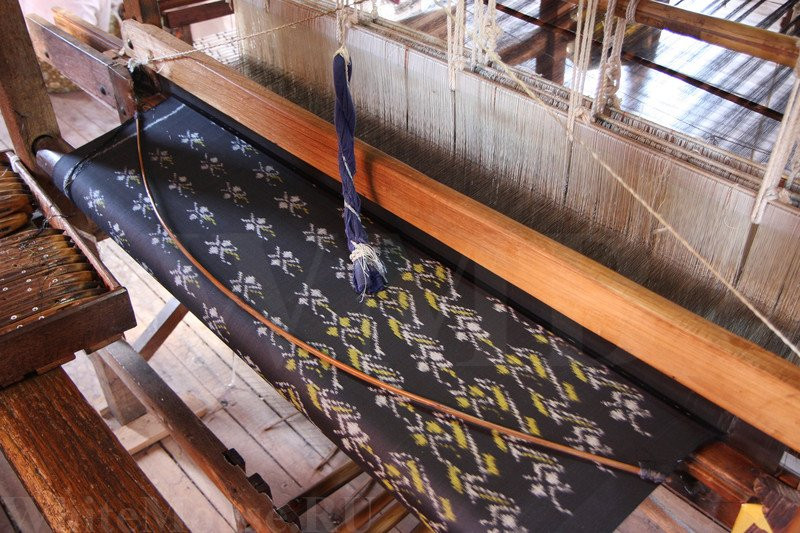 Khit Sunn Yin Lotus, Silk and Cotton Hand Weaving Centre-东枝必去景点