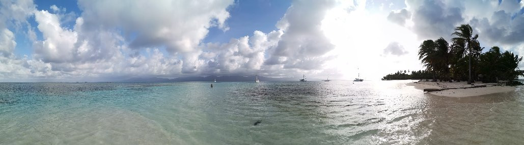 Sailing Blue Sky景点图片