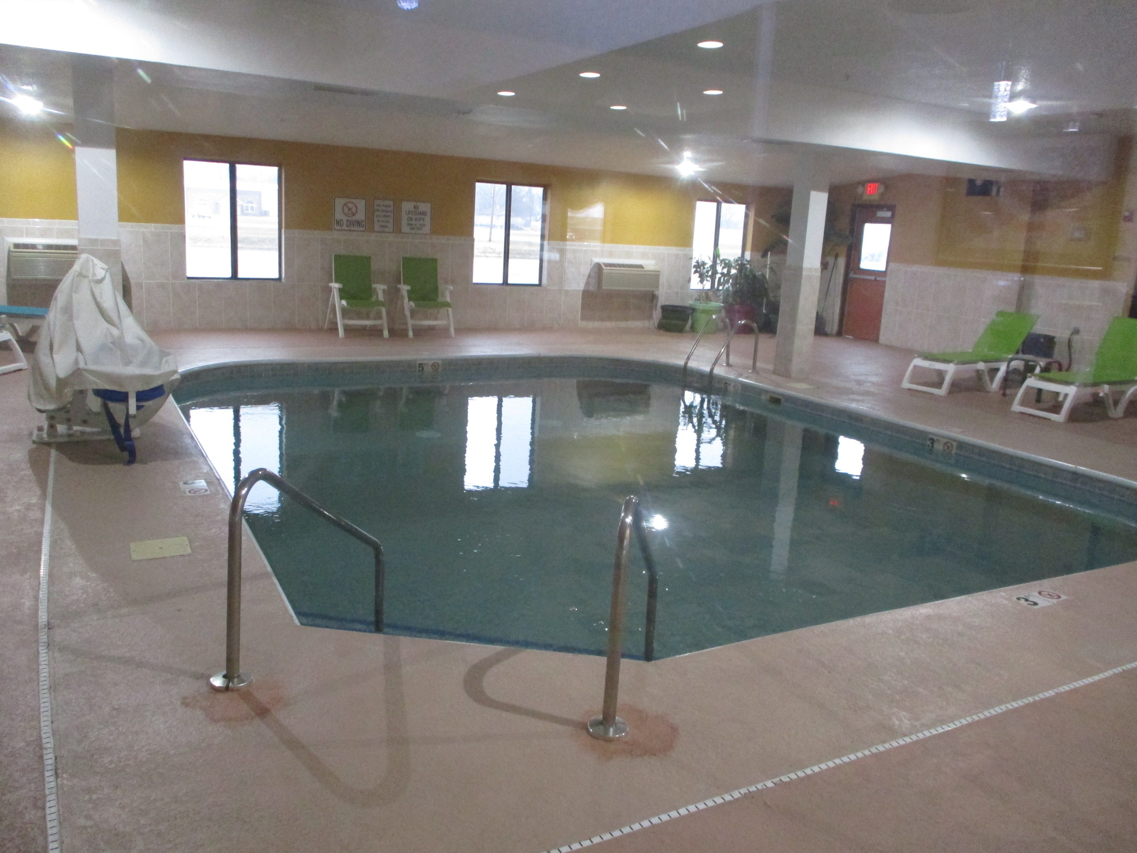 Quality Inn Litchfield Route 66-泳池
