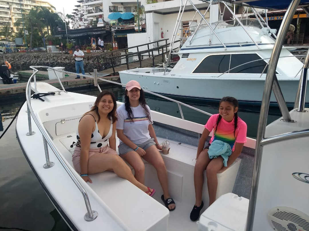 Fishing and Fun Yachts景点图片