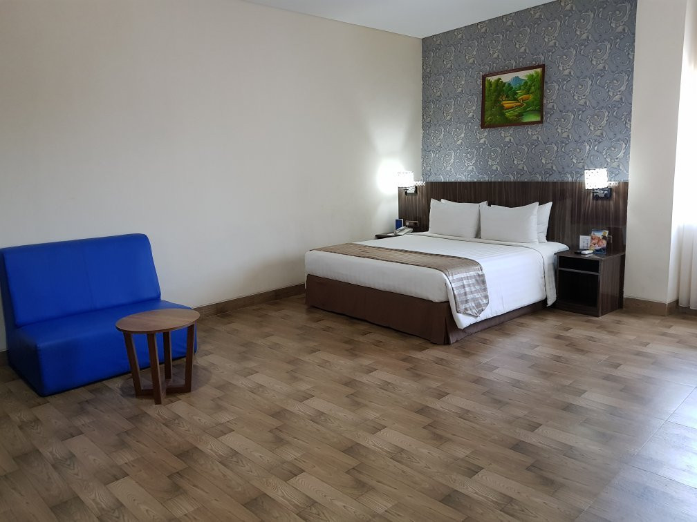 Horex Hotel Sentani主图