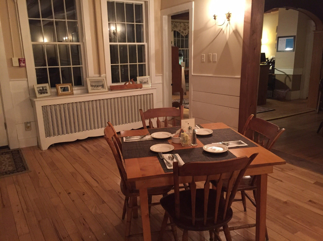 Lovett's Inn & Restaurant主图