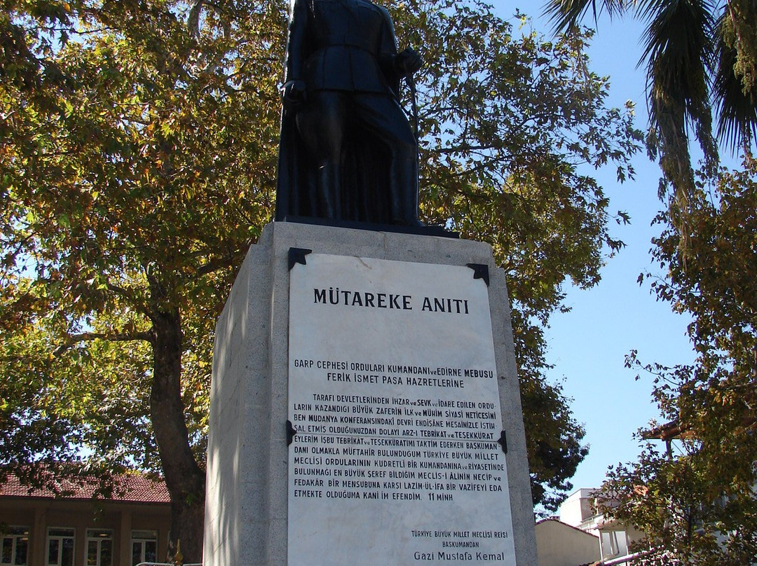 Mutareke Aniti Ve Ismet Inonu Heykeli景点图片