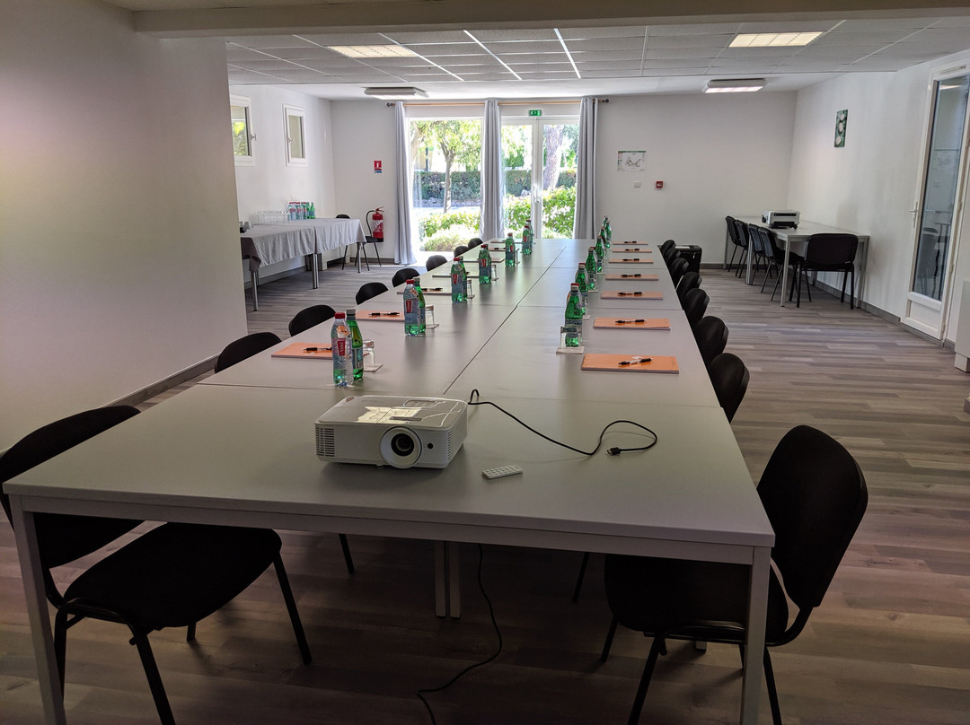 Hotel le Pradet主图