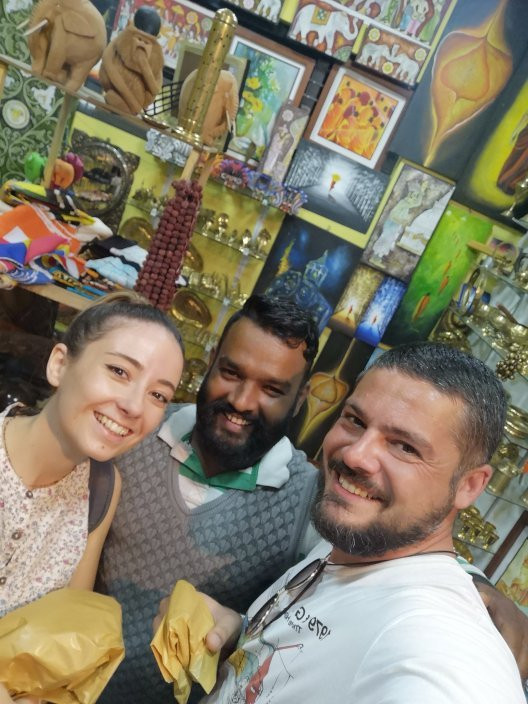 R. M. S Antique And Brassware-埃勒必去景点