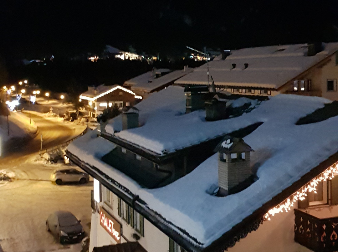 葛罗曼酒店主图