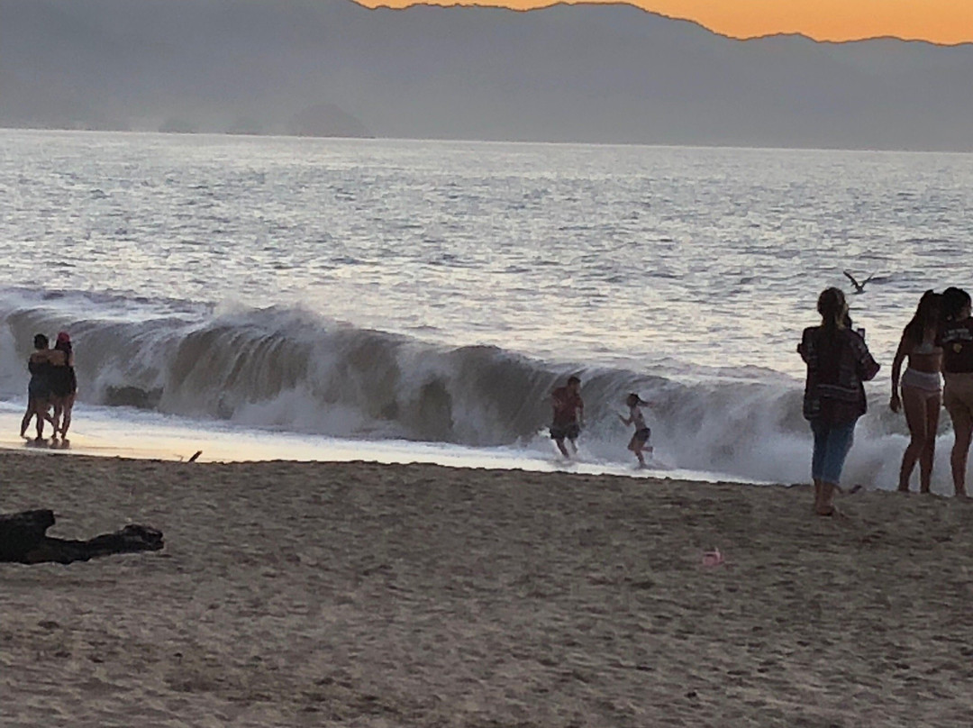Olas Altas-瓦拉塔港必去景点