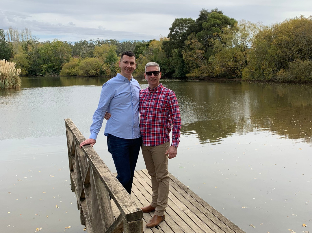 戴尔斯福德湖畔别墅酒店主图