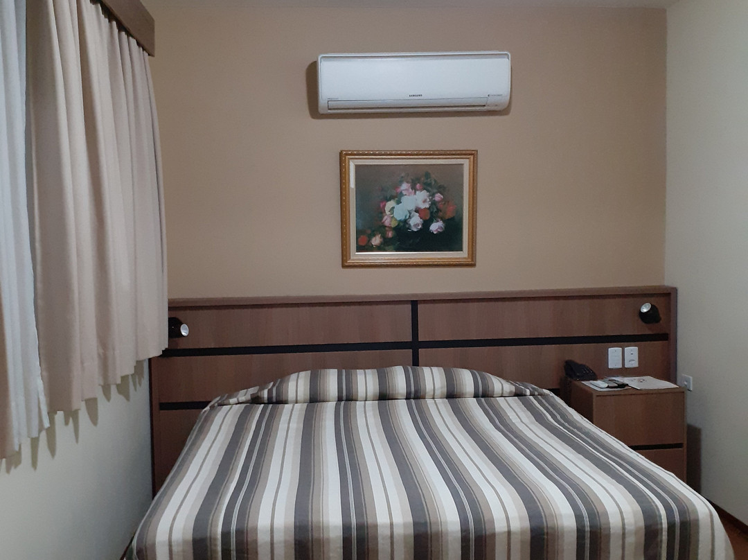 Castel Plaza Hotel主图