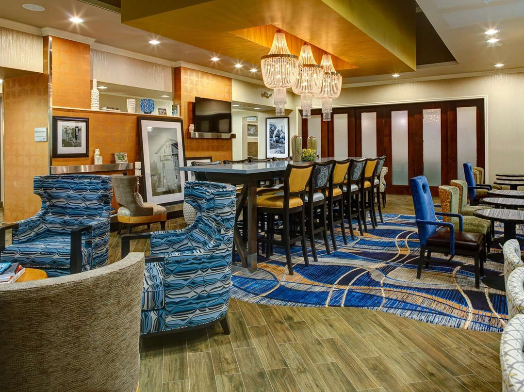 Hampton Inn & Suites Columbus主图